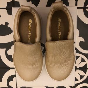 Size 7 Platinum